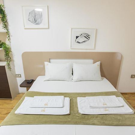 4 Rooms Apartments นิส ภายนอก รูปภาพ